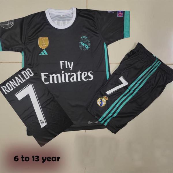 RONALDO 7 REAL MADRID FOOTBALL KIT  17/18 FOR KID black